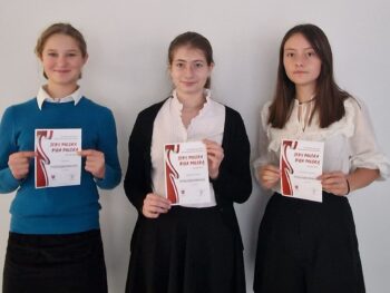 Sukces uczennic w konkursie powiatowym                                                    „Żeby Polska była Polską…” 